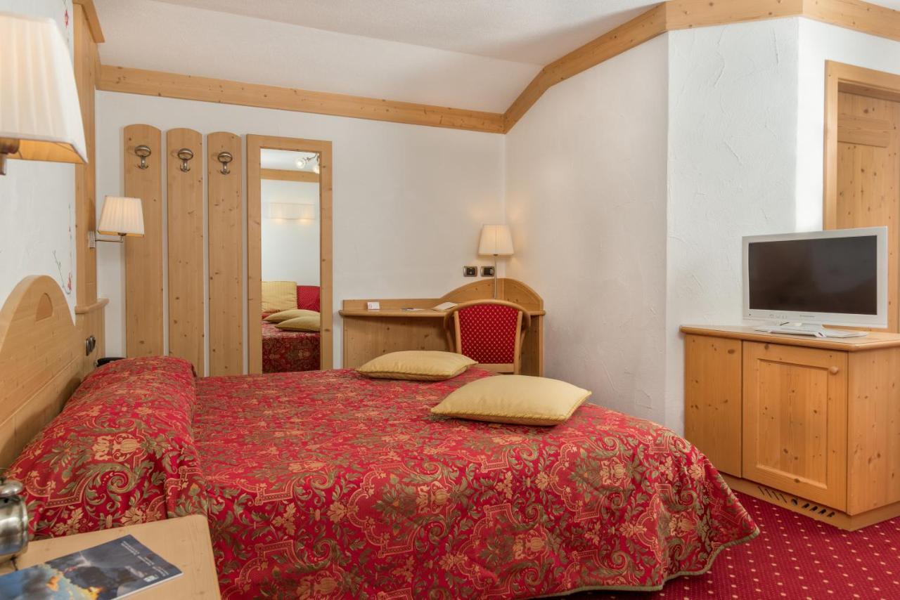 Hotel Garni Lastei 博萨迪法萨 外观 照片