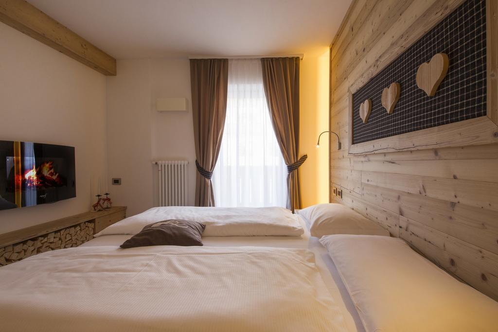 Hotel Garni Lastei 博萨迪法萨 外观 照片