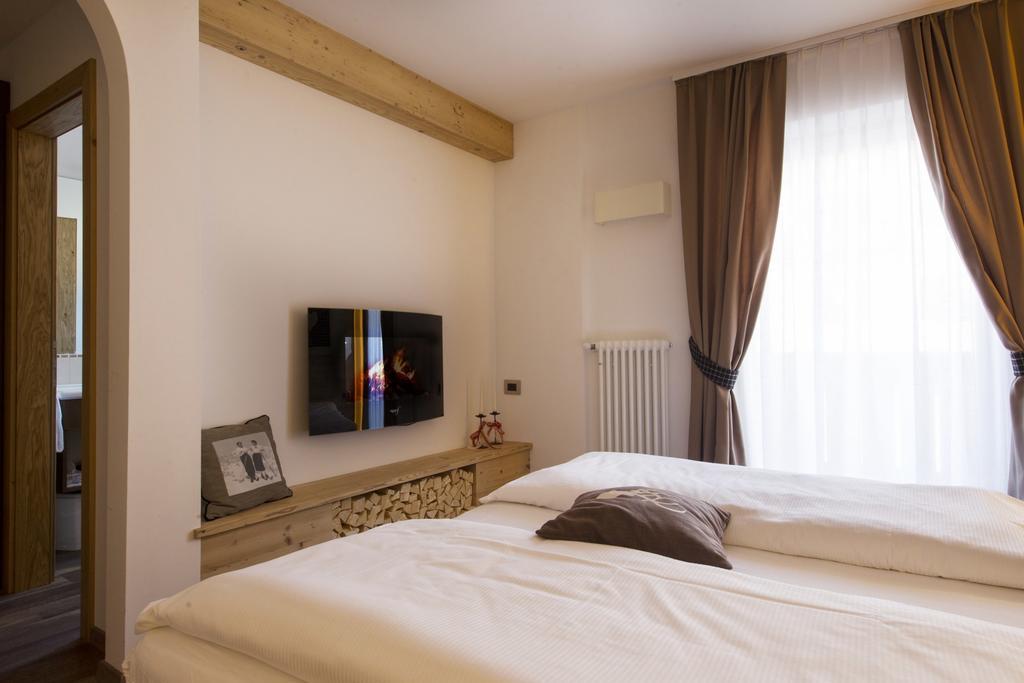 Hotel Garni Lastei 博萨迪法萨 外观 照片