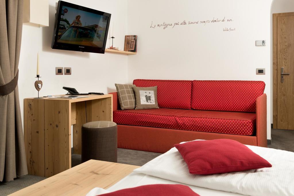 Hotel Garni Lastei 博萨迪法萨 外观 照片
