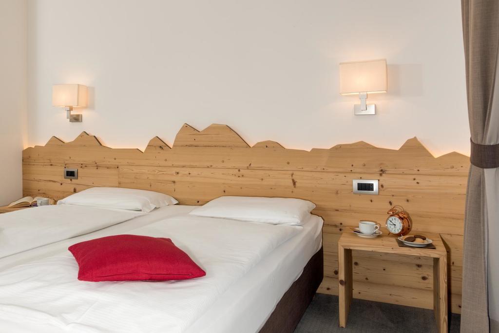 Hotel Garni Lastei 博萨迪法萨 外观 照片