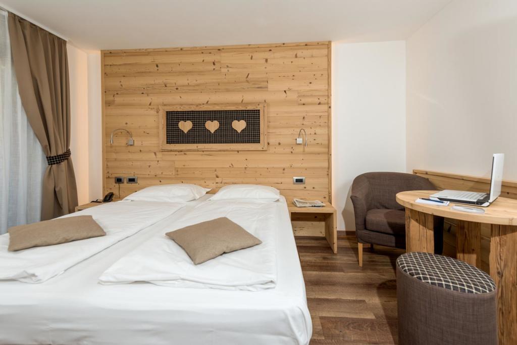 Hotel Garni Lastei 博萨迪法萨 外观 照片