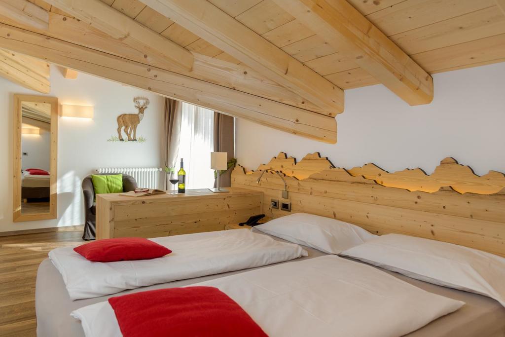 Hotel Garni Lastei 博萨迪法萨 外观 照片