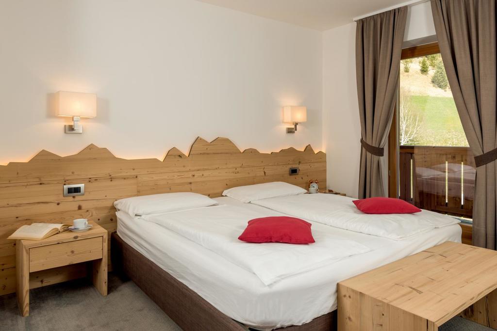 Hotel Garni Lastei 博萨迪法萨 外观 照片