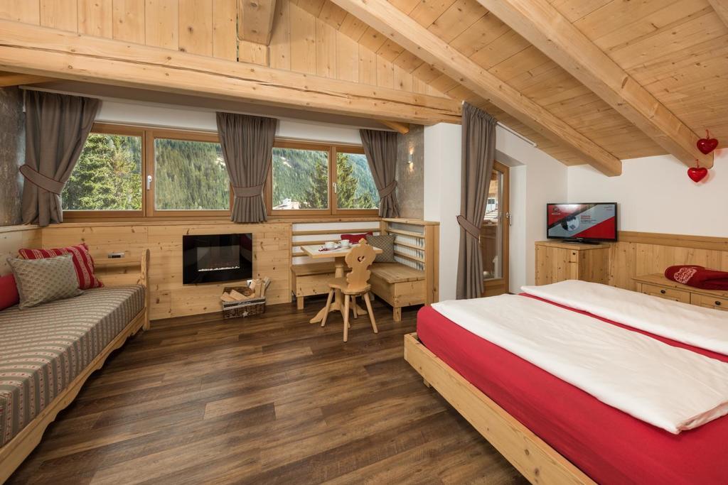 Hotel Garni Lastei 博萨迪法萨 外观 照片