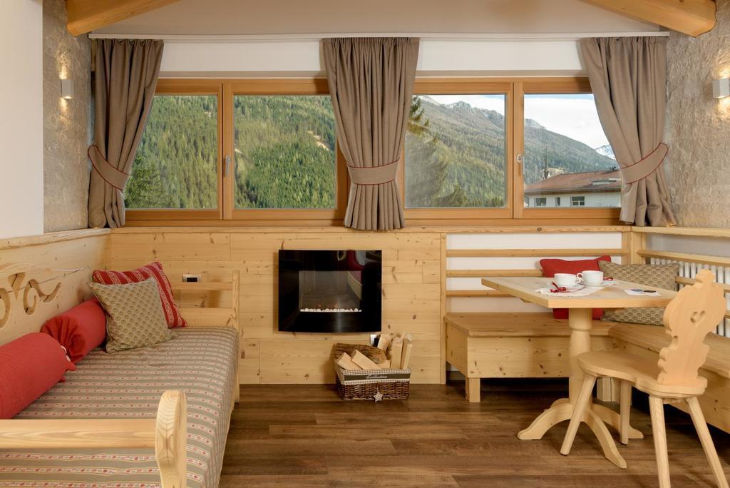 Hotel Garni Lastei 博萨迪法萨 外观 照片